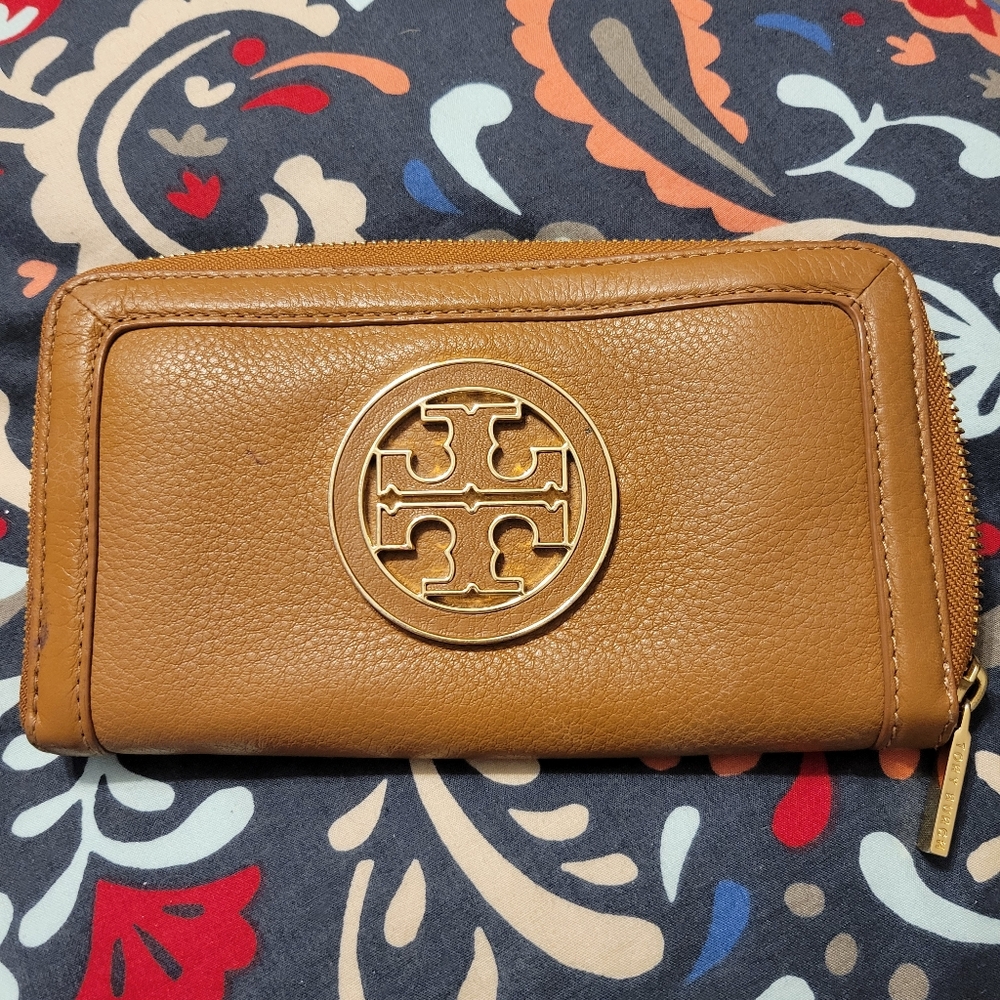 Tory Burch leather wallet